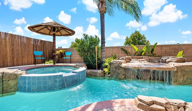 Blue Lagoon Oasis - Pool - Firepit - Close to Wineries - Golf - Wedding venues