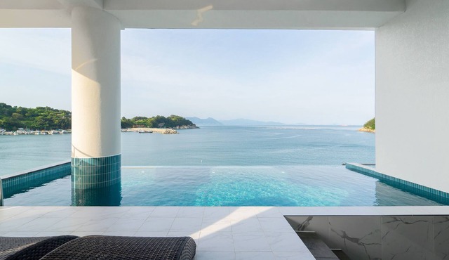 Blue Mango Pool Villa & Resort