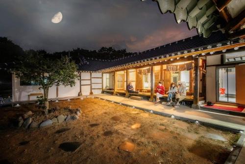 Boryeong dalitteumyeonkkochipigo Hanok Stay