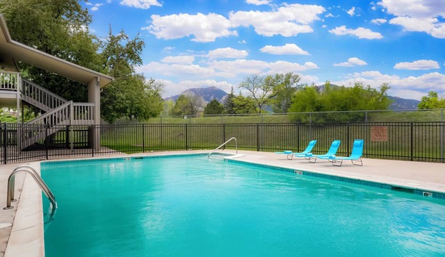 Boulder Retreat w/Pool & Mountain Views