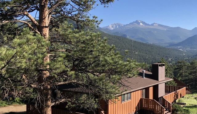 Breathtaking Views, Huge Deck, Private, Fireplace, 4 Bedroom 2 Bath, Sleeps 10