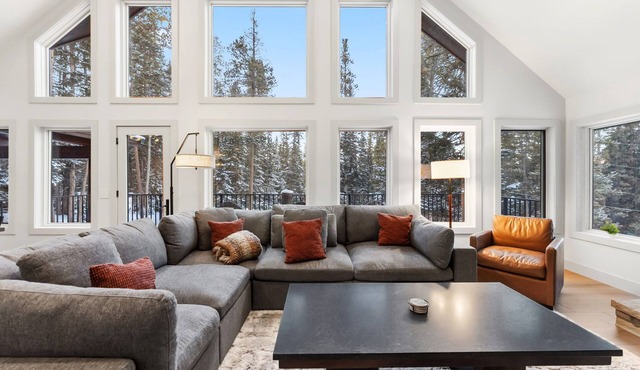 Breckenridge Retreat | Private Hot Tub & Fireplace