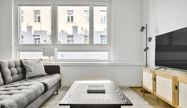 Bright Mariahilf 1BR near Naschmarkt and Metro U4 & U3, by Blueground