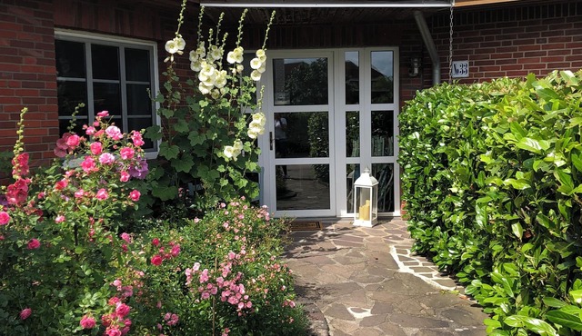 Bright, spacious vacation apartment in Schwedeneck/Surendorf, 1 km to the beach