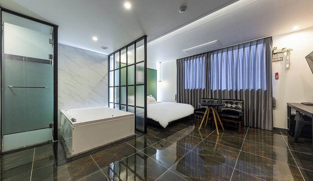Brown Dot Hotel Jinjuseong
