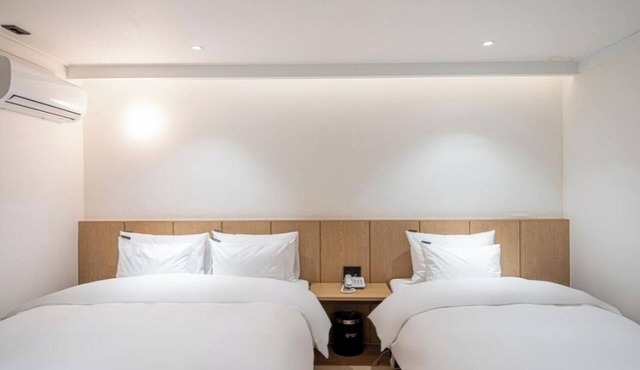 Brown Dot Hotel NamGumi