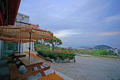 Buan Byeonsan Peninsula With Hill Pension