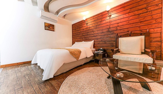 Business Hotel