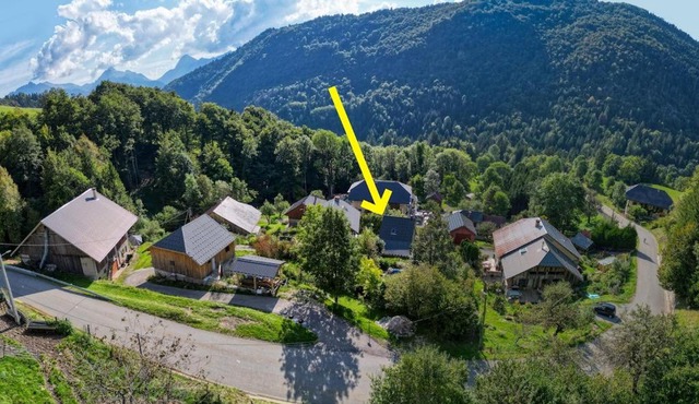 Cabana & Chalet de Montmin near Col Forclaz