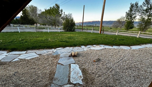 Cabin 10 Deluxe Lrg 2 Story at the Almo Inn near City of Rocks/Castle Rock Idaho