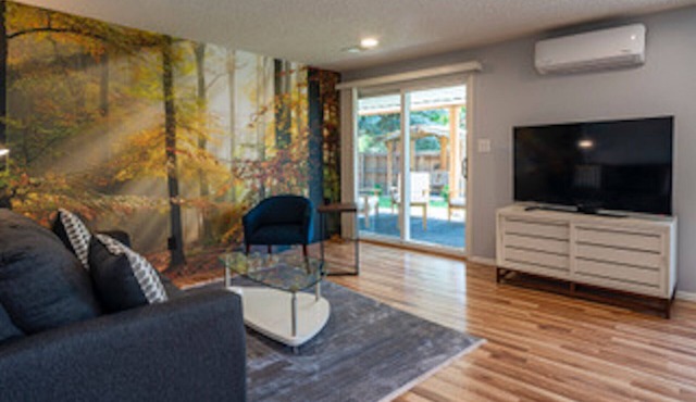 Calm Stylish Comfort, Quiet Neighborhood