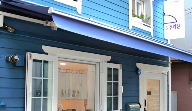 Casa Blue | Entire Private House | 5-Min Walk to Hwangnidan-gil