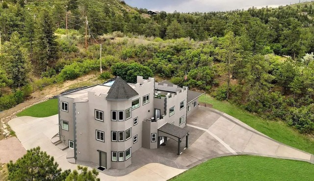Castle 10BR 12BD 8BA Accessible CamperParking Shop Golf