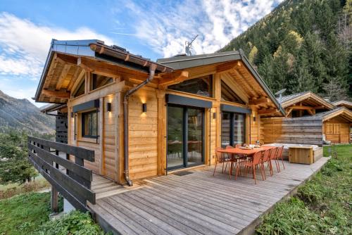 Chalet Green Forest