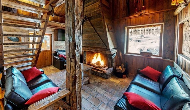 Chalet, Ground floor, view mountain, sauna, balcony, fireplace or stove, tv, ski locker, 213m²