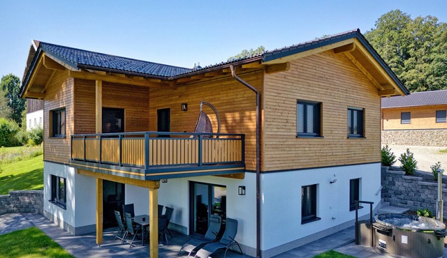 Chalet 'Landhaus Rachelblick' with Mountain View, Private Terrace and Wi-Fi