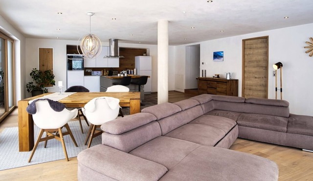 Chalet with panoramic mountain views