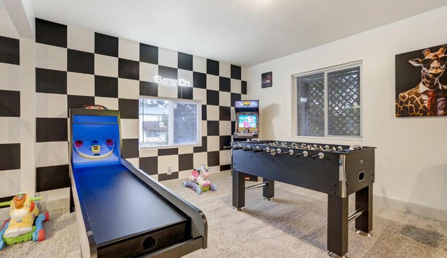 Champion Court Family Escape w Epic Game Room