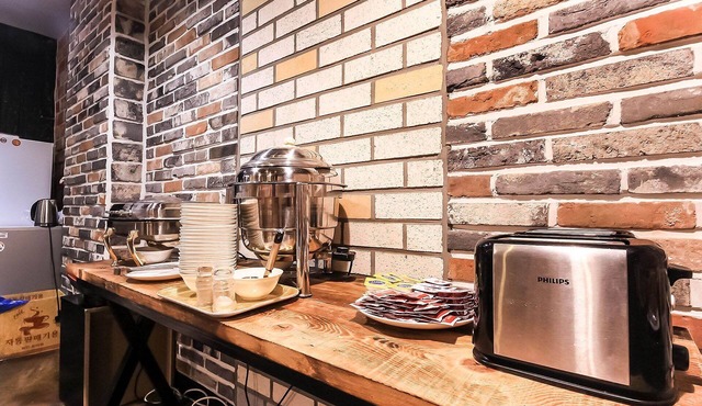 Changwon Palyongdong Praha Hotel