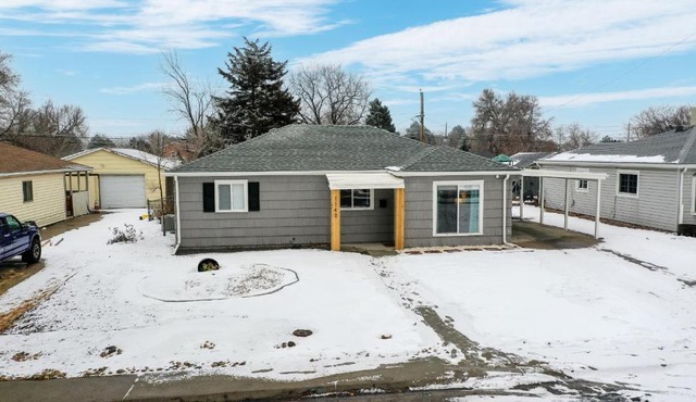 Charming 2 bedroom unit Aurora