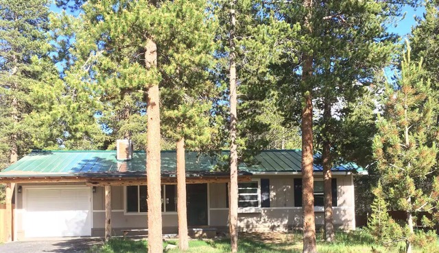 Charming 3-bedroom house in peaceful Leadville perfect for relaxing getaway