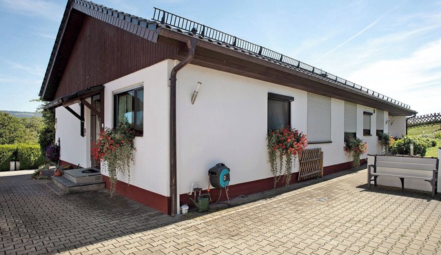Charming Apartment “Ferienwohnung Garloff” near Lake Constance with Mountain View
