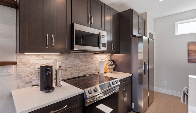 Charming beautiful 3-bedroom townhome with WiFi and AC in Wheat Ridge