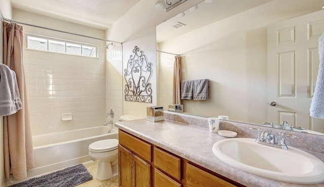 Charming Fully Furnished 3-bed Corp Rental 6 mth lease minimum.