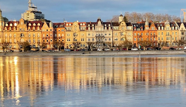 Charming Old Town Loft in Konstanz with Rooftop Terrace -sleeps 4.