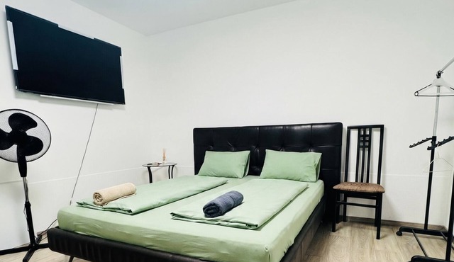 Charming Villa Stay | Garden & Parking Included