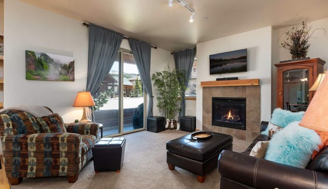 ✔ Check! PET-FRIENDLY | Walk To Downtown | Close To Skiing | Trailhead Lodges 811