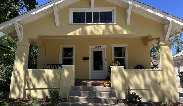 Cheerful 3-bedroom minutes from downtown and OCC