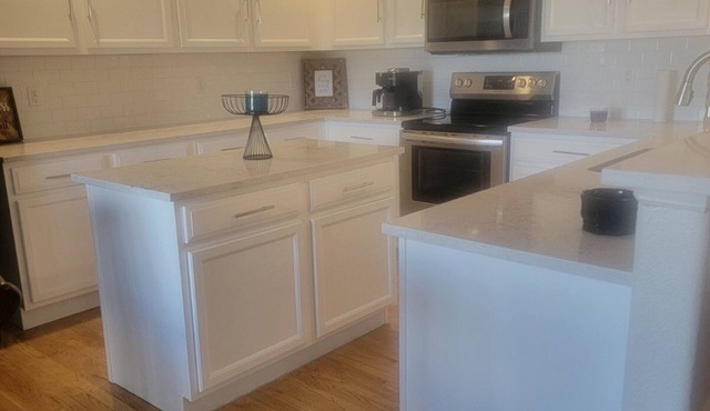 Cheerful-5bedrooms home with free parking