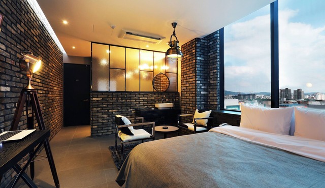 Cheonan LaTree Hotel