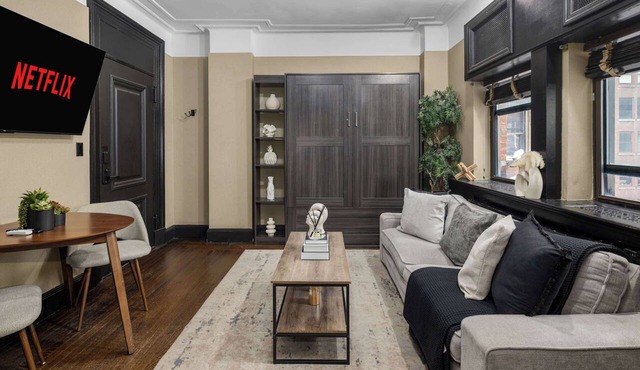 Chic and Cozy APT in Times Square w Gym!