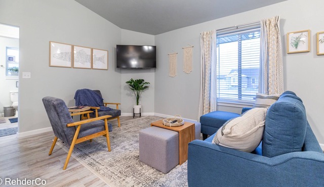 Chic & Inviting Home Located in Quiet Neighborhood