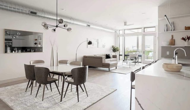 Chic King Suite | Balcony | Downtown View | Tesoro