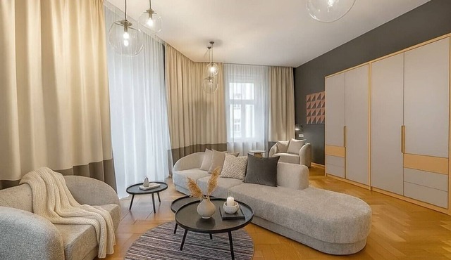 Chic Two-Bedroom Residence in Vinohrady