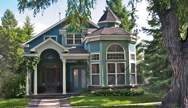CLASSIC BOULDER VICTORIAN, ideal location close to everything