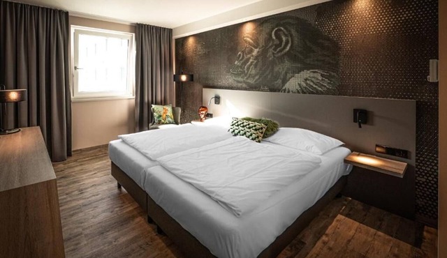 Clean & Inviting Room Near Solitude Castle & Porsche Museum — Pets Allowed