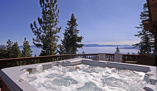 Clearview - 5 BR Panoramic Lake Views- Hot Tub, Pool Table
