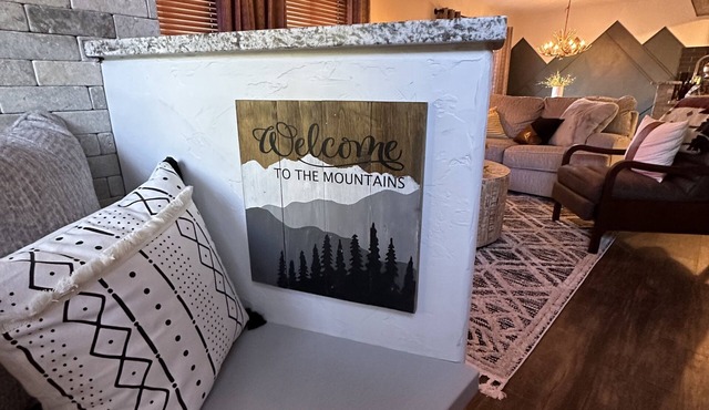 Colorado Mountain Getaway - NEWLY RENOVATED