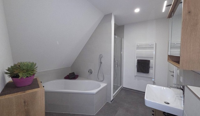 Comfortable, 2 room -75m², large apartment in Margetshöchheim - center