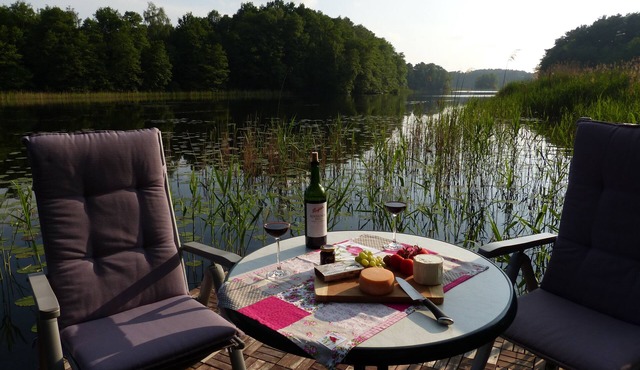 Comfortable apartment at the lake in Spreewald proximity to relax, fishing, .