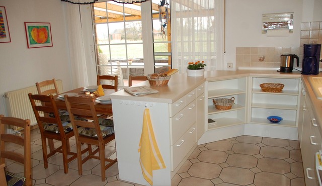 Comfortable large vacation apartment up to 12 pers. 168sqm WFL top location, ideal for families