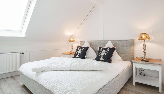 Comfortable vacation apartment "Inseloase" on Pellworm near the sea with garden view