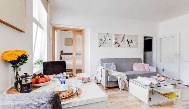 Comfy Apartment with Bedroom Nook