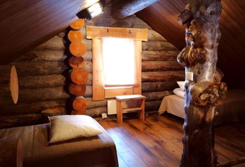 Comfy Cabin Retreat for 8 with Hot Tub & Sauna