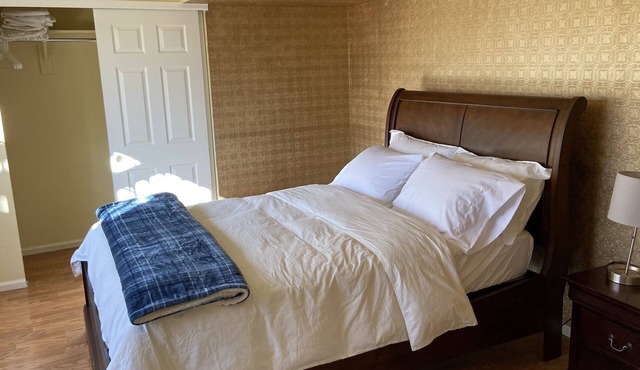 Convenient walkout Basment apartment