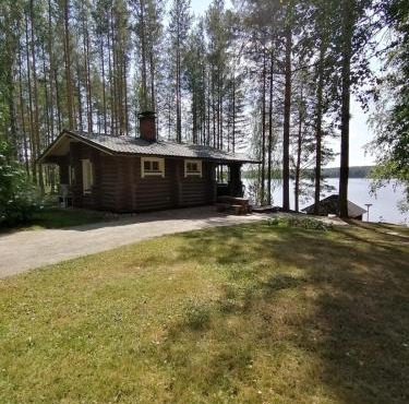 Cottage on the shore of Lake Pielinen